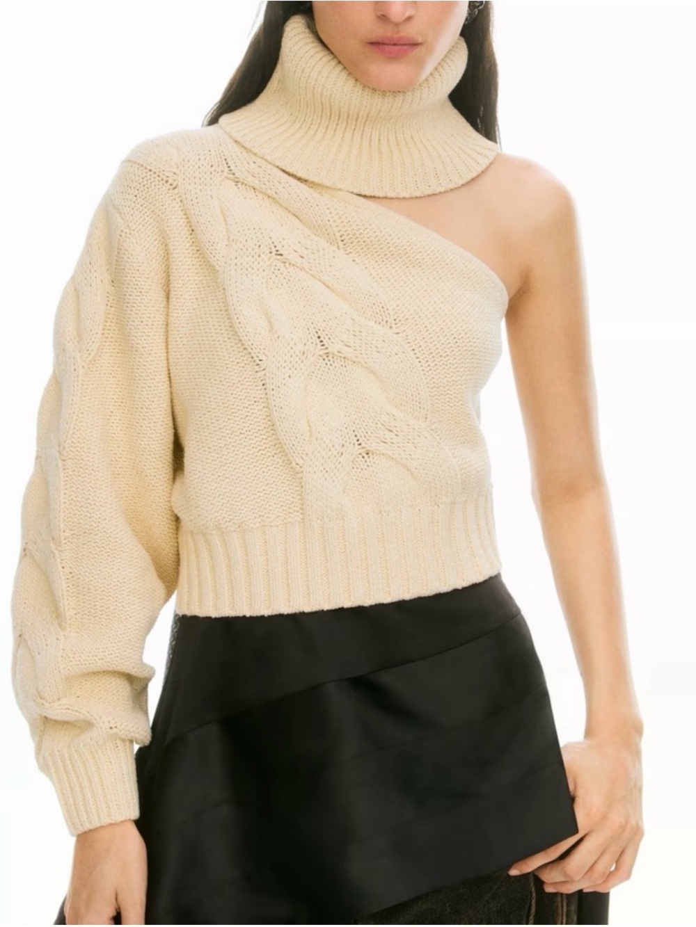 NWT LORENA SARAVIA H&M 
CREAM ASYMMETRIC TURTLENECK SWEATER SIZE MEDIUM